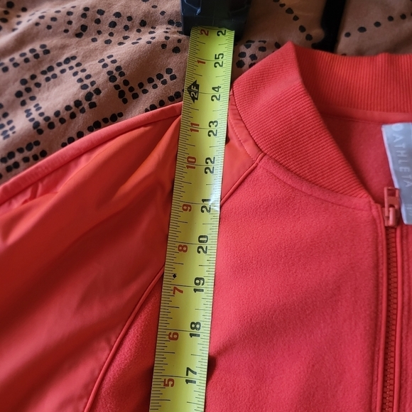 EUC ATHLETA Zion Microfleece Zip Up Bomber Jacket Torch Red Large - Picture 11 of 12